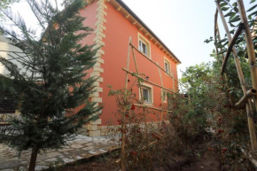 Helen's Comfy & Stylish Maisonette close to Ipsos beach